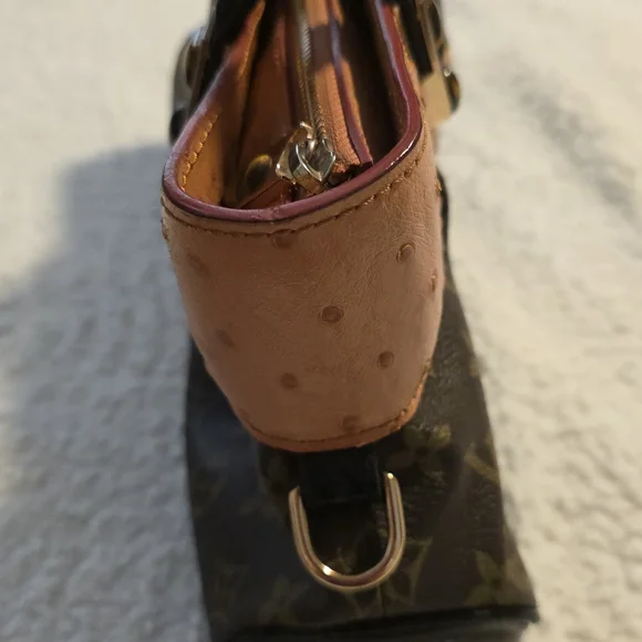 Elegant Black and Brown Satchel - Picture 5 of 9